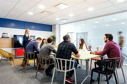 Salle de Réunion – Alliez performance et convivialité !